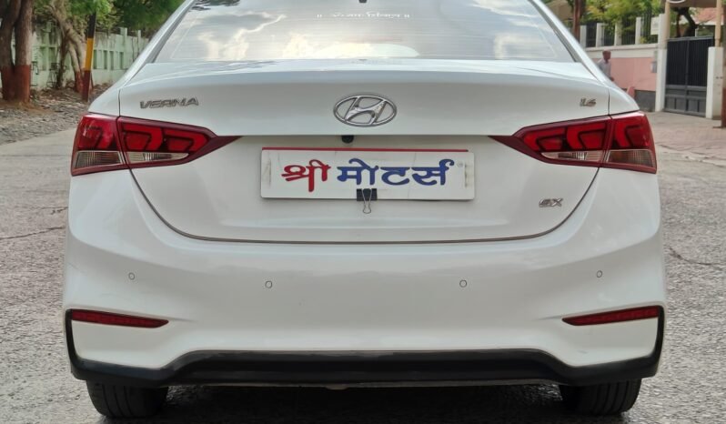 
								VERNA SX (O) 2018 MODEL PETROL full									