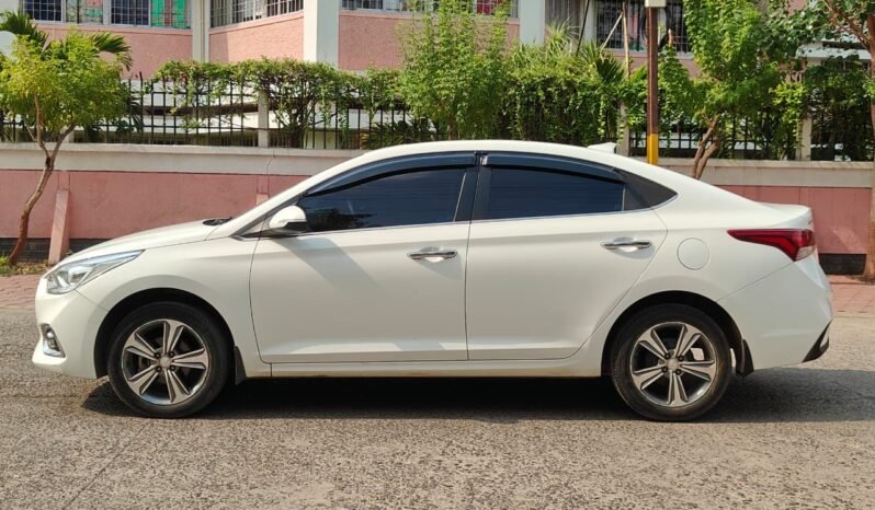 
								VERNA SX (O) 2018 MODEL PETROL full									
