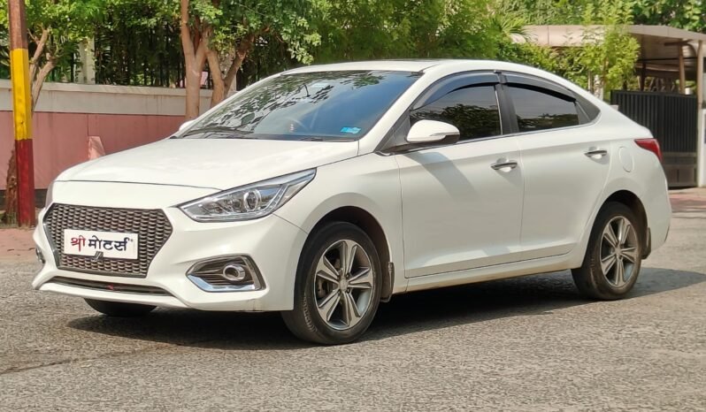 
								VERNA SX (O) 2018 MODEL PETROL full									