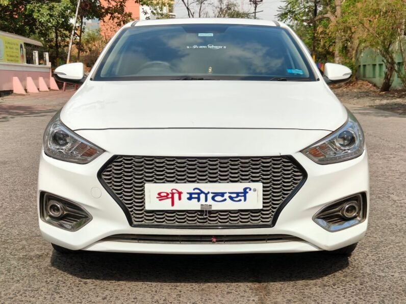 
								VERNA SX (O) 2018 MODEL PETROL full									