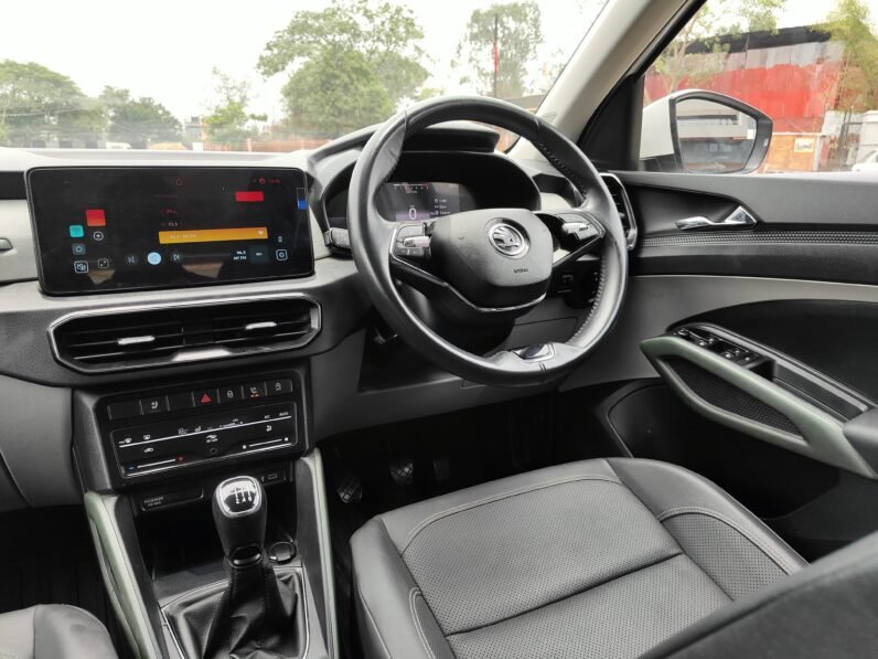 
								KYLAQ PRESTIGE 2025 MODEL PETROL full									