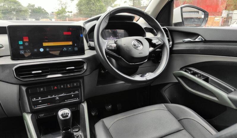 
								KYLAQ PRESTIGE 2025 MODEL PETROL full									