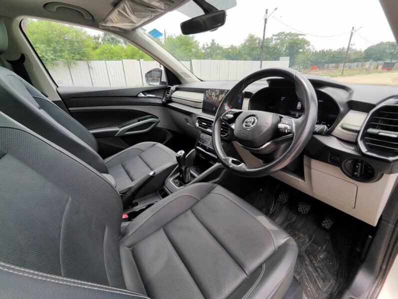 
								KYLAQ PRESTIGE 2025 MODEL PETROL full									
