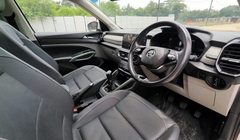 
								KYLAQ PRESTIGE 2025 MODEL PETROL full									