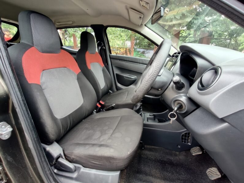 
								KWID RXT 2015 MODEL PETROL full									