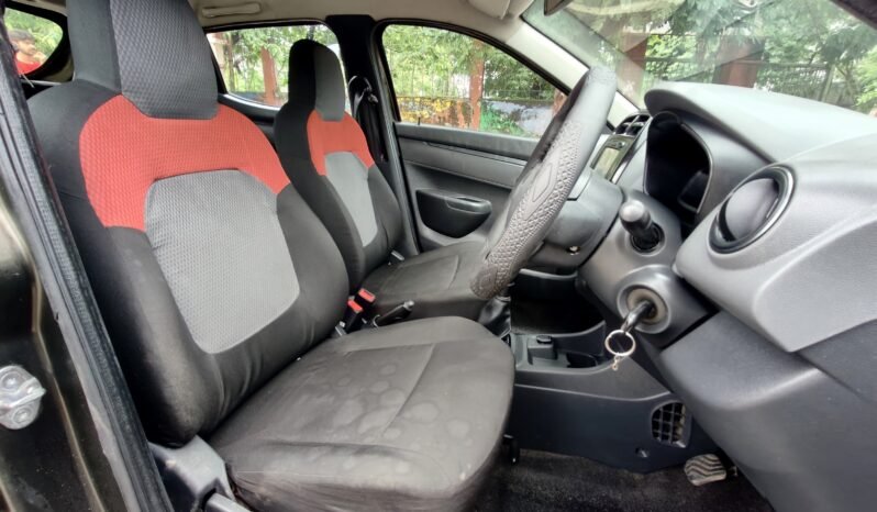
								KWID RXT 2015 MODEL PETROL full									