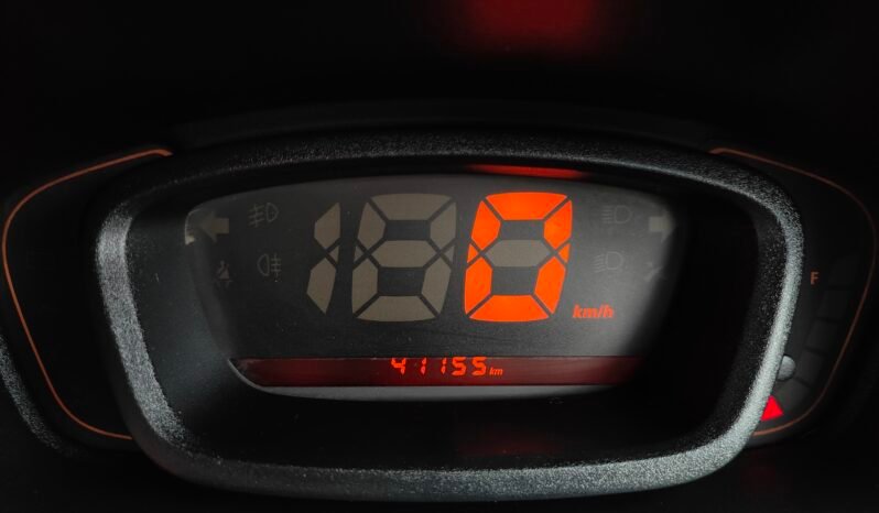 
								KWID RXT 2015 MODEL PETROL full									