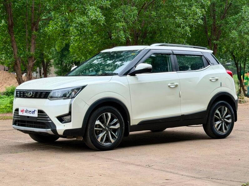 
								XUV300 W8 (O) 2019 MODEL DIESEL full									
