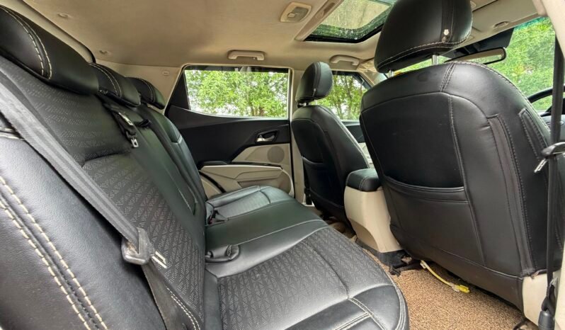 
								XUV300 W8 (O) 2019 MODEL DIESEL full									