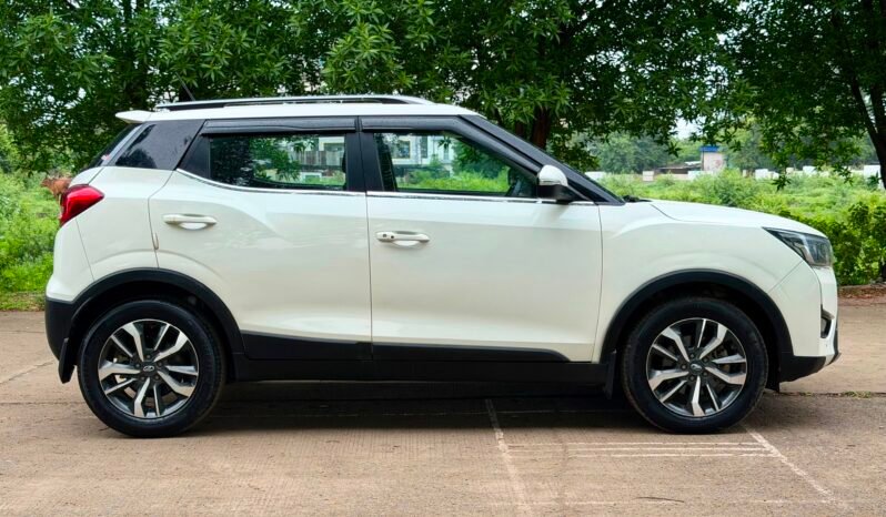 
								XUV300 W8 (O) 2019 MODEL DIESEL full									