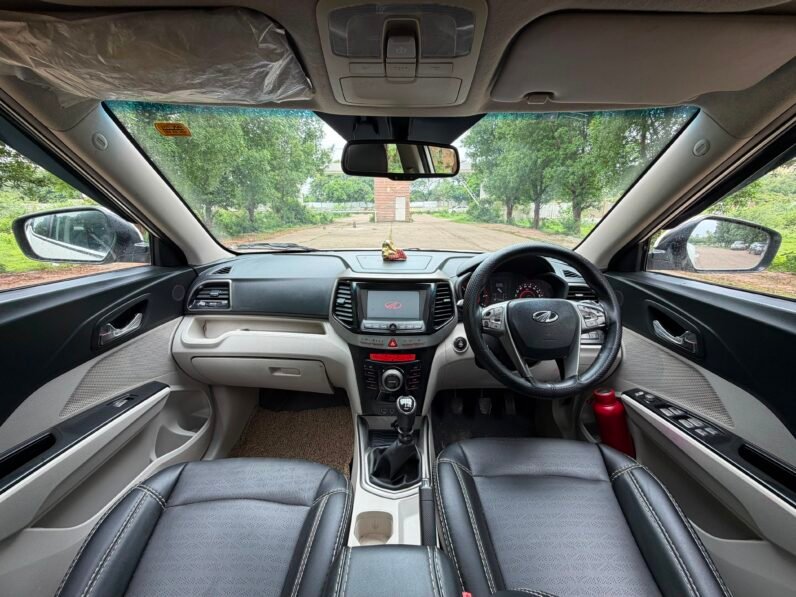 
								XUV300 W8 (O) 2019 MODEL DIESEL full									