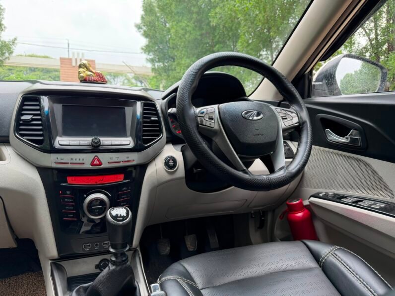
								XUV300 W8 (O) 2019 MODEL DIESEL full									
