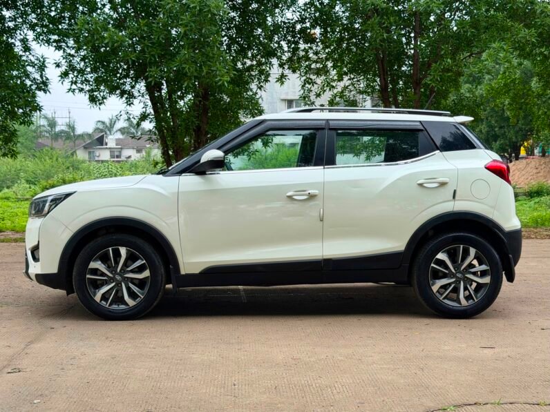 
								XUV300 W8 (O) 2019 MODEL DIESEL full									